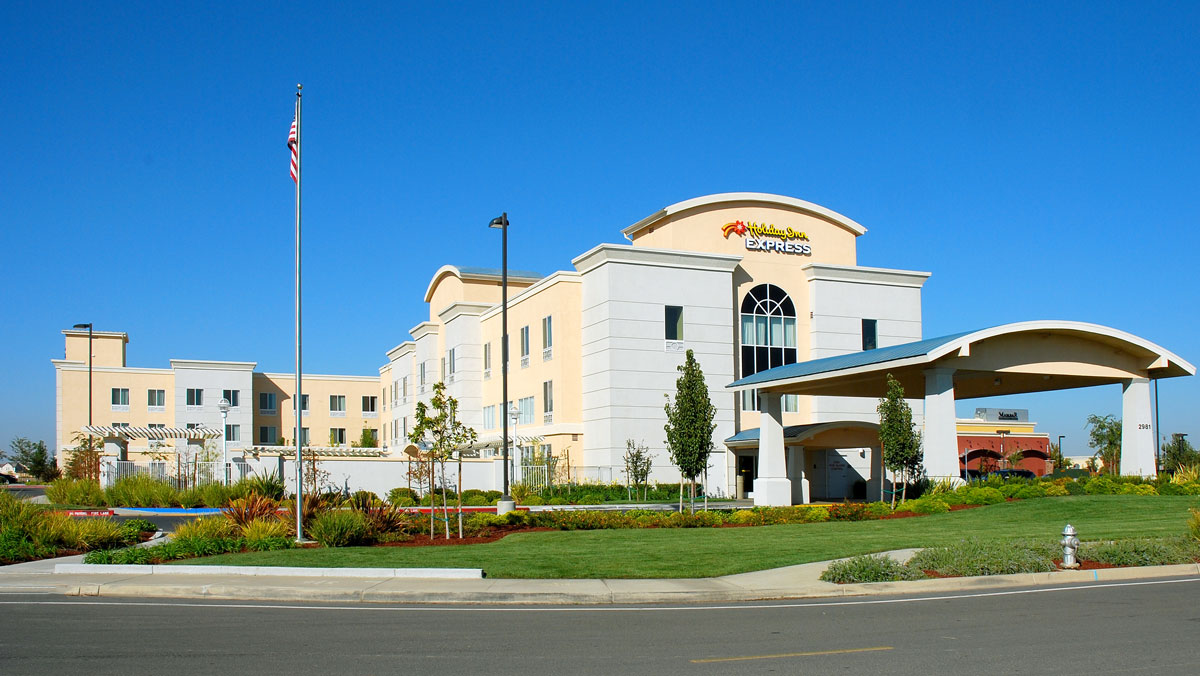 Hampton Inn and Suites and Holiday Inn Express